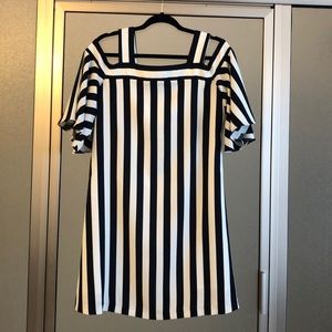 Black & white cold shoulder